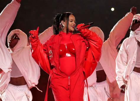 fendi superbowl|Rihanna Glowed in Fenty During Knockout Super Bowl Halftime .